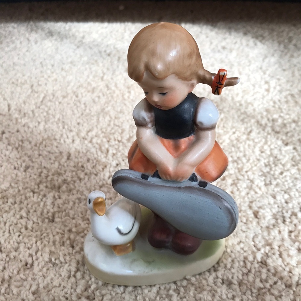 Just kids by inarco 1964 girl carrying violin case